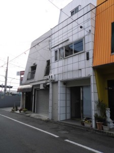 外観　前面道路